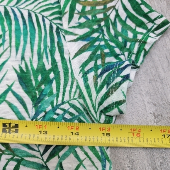2/$20 LOFT Linen Short Sleeve Palm Shirt XS - Picture 4 of 8